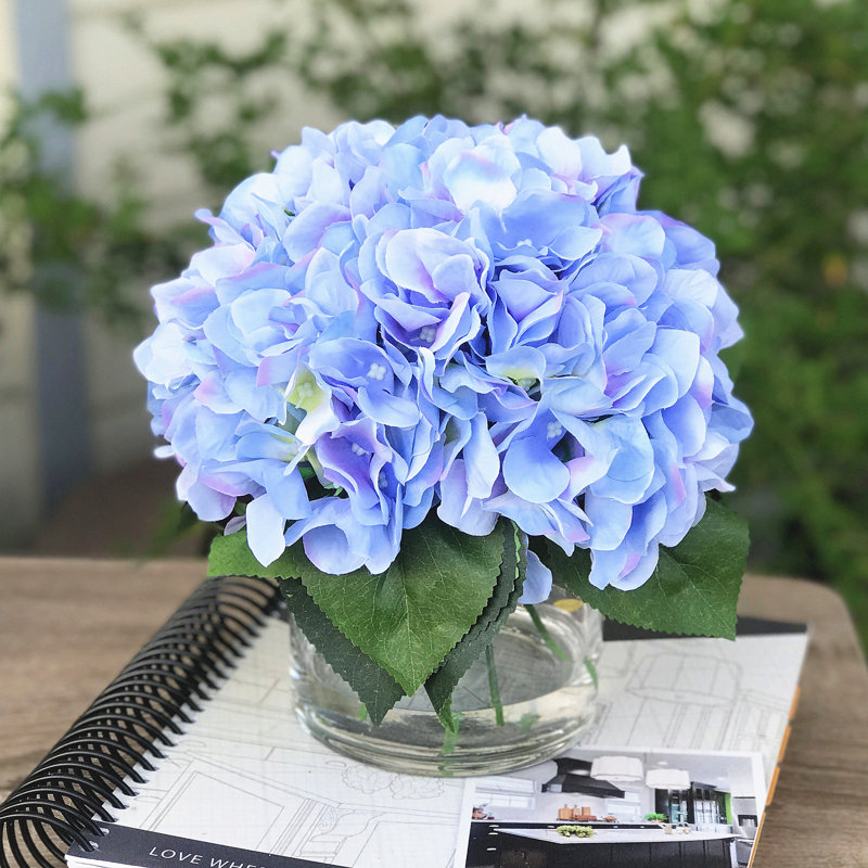 Arrangement floral hortensia en soie dans un vase, Bleu