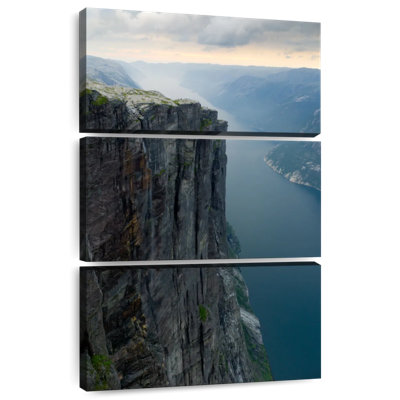 Scène de montagne Gillard Kjerag