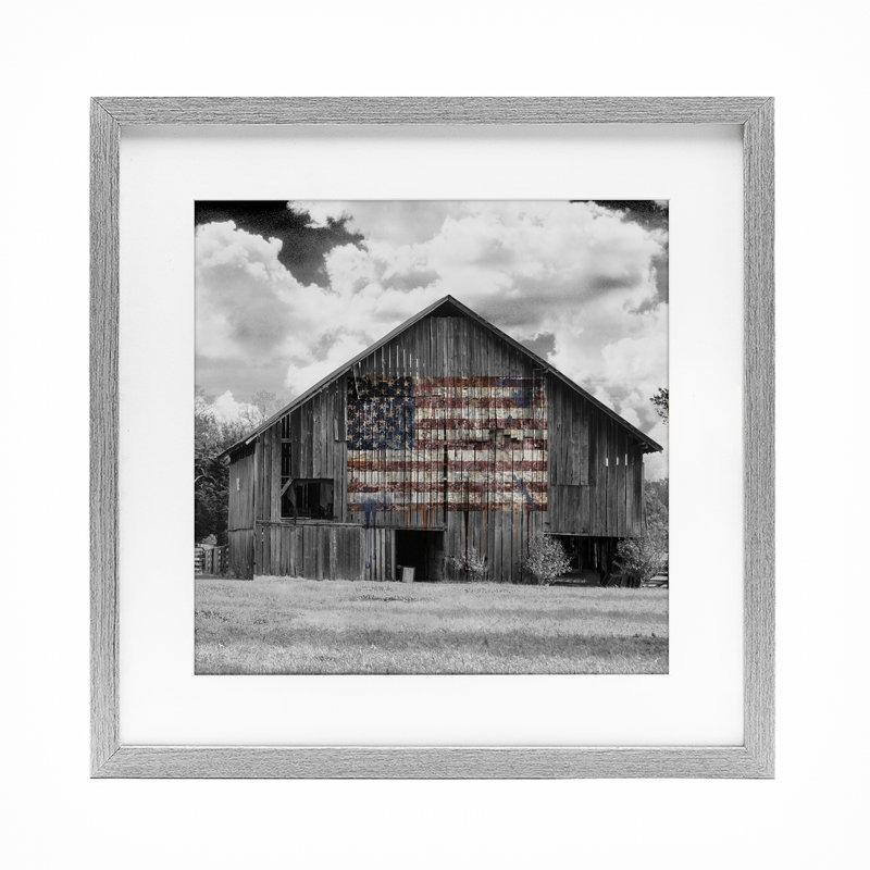 Drapeau des États-Unis, impression de grange monochrome encadrée sous verre, design par Decent Exposures, H 13 po x l 13 po
