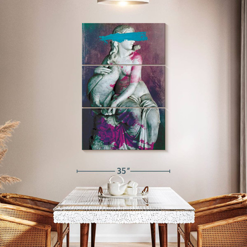 Lilie Aphrodite Statue Paint Brush Strokes