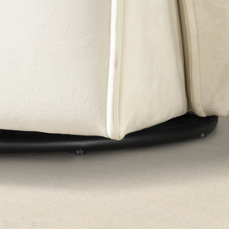 Fauteuil demi-tonneau pivotant en velours Amundsen, Velours crème