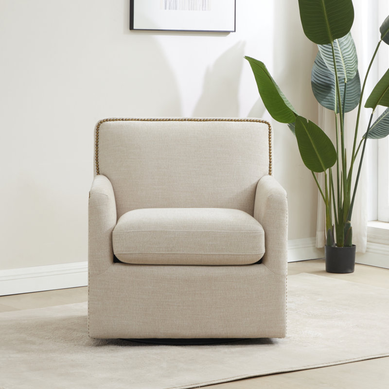 Fauteuil d'appoint pivotant avec garniture cloutée Tolland, Sable