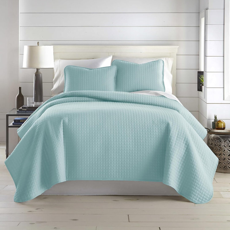 Southshore Fine Linens Vilano Oversized Quilt Set, Double-Brushed Microfiber Lightweight Quilted Bedding and 2 Pillow Shams, Full/Queen, Sky Blue