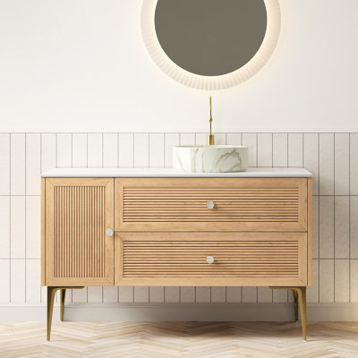 Meuble-lavabo de 48 po de style moderne avec lavabo en céramique blanc, comptoir, armoire en contreplaqué, deux tiroirs et une porte, motif en pierre de conception de bassin en finition chêne, structure, grand rangement, look
