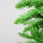 L'arbre de Noël 6 pi avec crayon classique est un arbre de Noël classique en forme de crayon de 72 pouces qui convient à la fois à l'Halloween et à Noël. Il comporte des branches denses pour des décorations de Noël réalistes