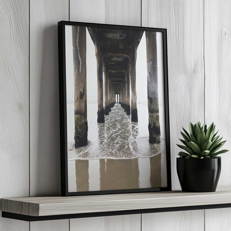 «Manhattan Pier» par Bree Madden, reproduction d'art sur toile, H 40 po x l 30 po, Noir