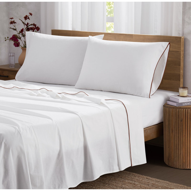 Brooklyn Loom Merrowed Edge 200 Thread Count Percale Sheet Set, King Sheet Set with 2 Pillowcases, White/Brown