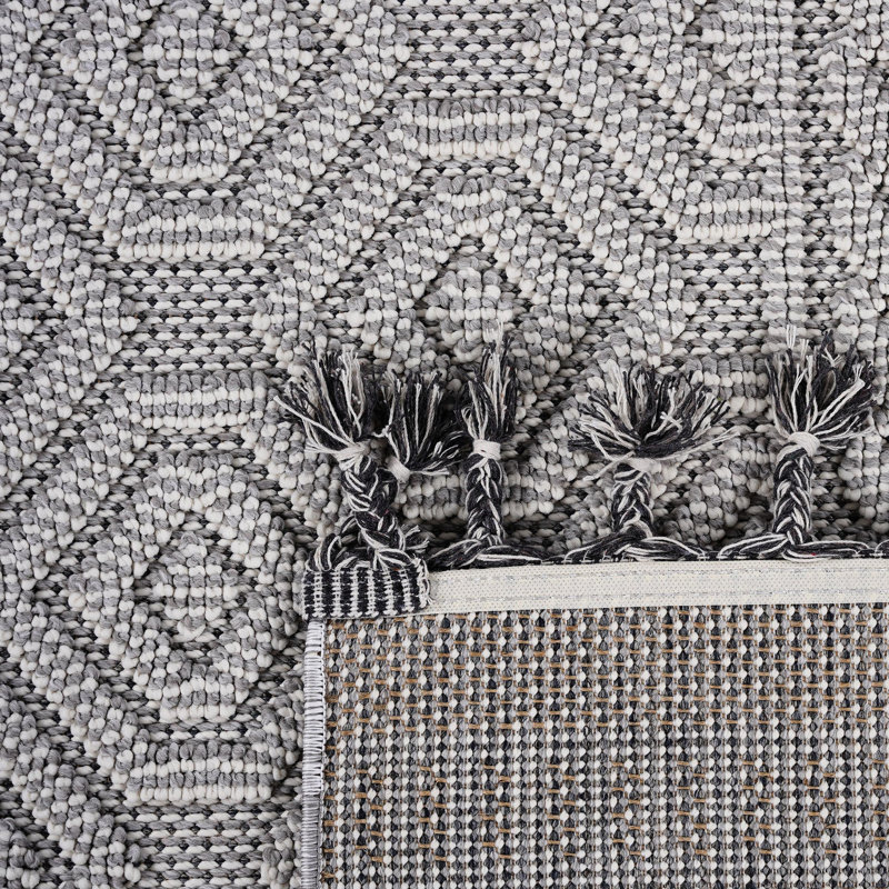 Loom & Collection 4x6 Geometric White Area Rug - Long-wearing, Stain-, For Dining Areas Indoor/outdoor , Home Offices