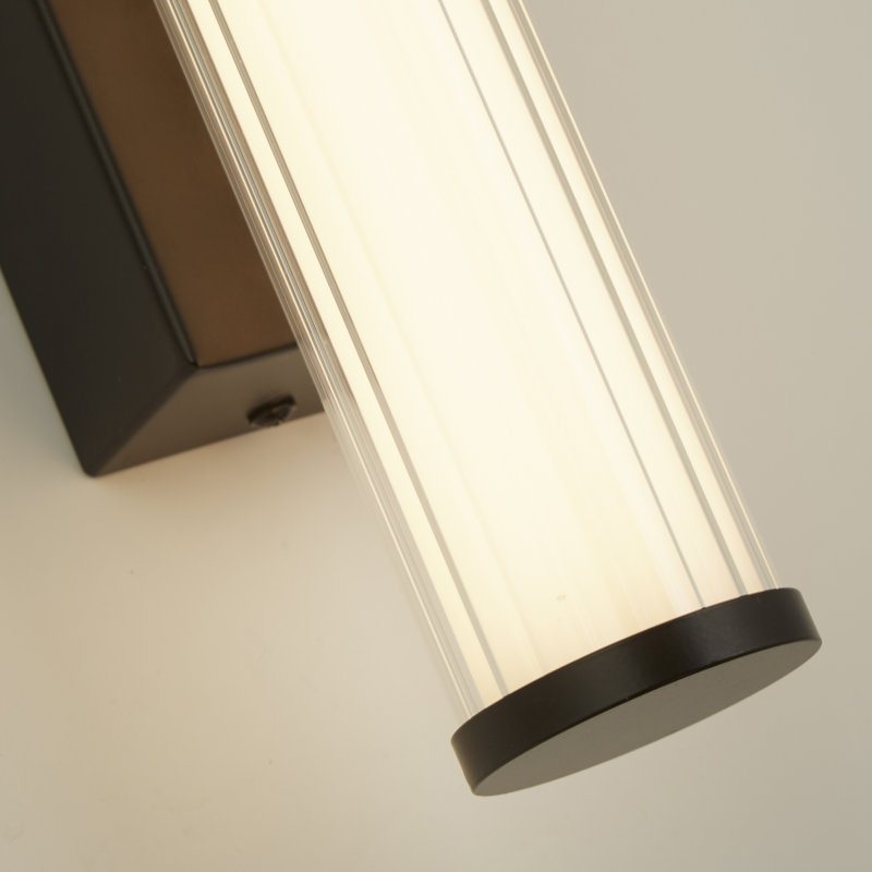 Damiann LED Wallchiere, Black