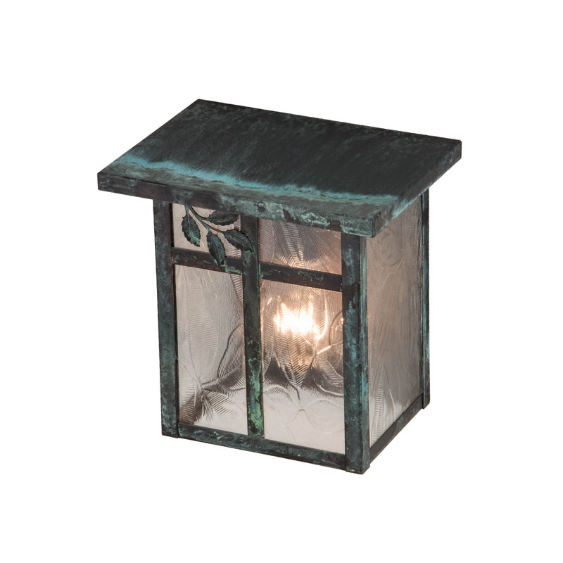 Hyde Park Sprig 1 - Light Outdoor Wall Lantern