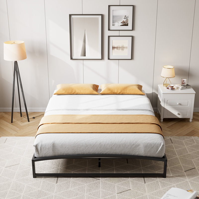 Base de lit basse pleine grandeur - plateforme en métal robuste de 10 pouces, sommier à matelas, aucun sommier requis, silencieux, noir