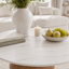 Table basse ronde moderne avec plateau en faux marbre et piédestal en bois massif, table basse pour le salon et la maison-130169969-130169972