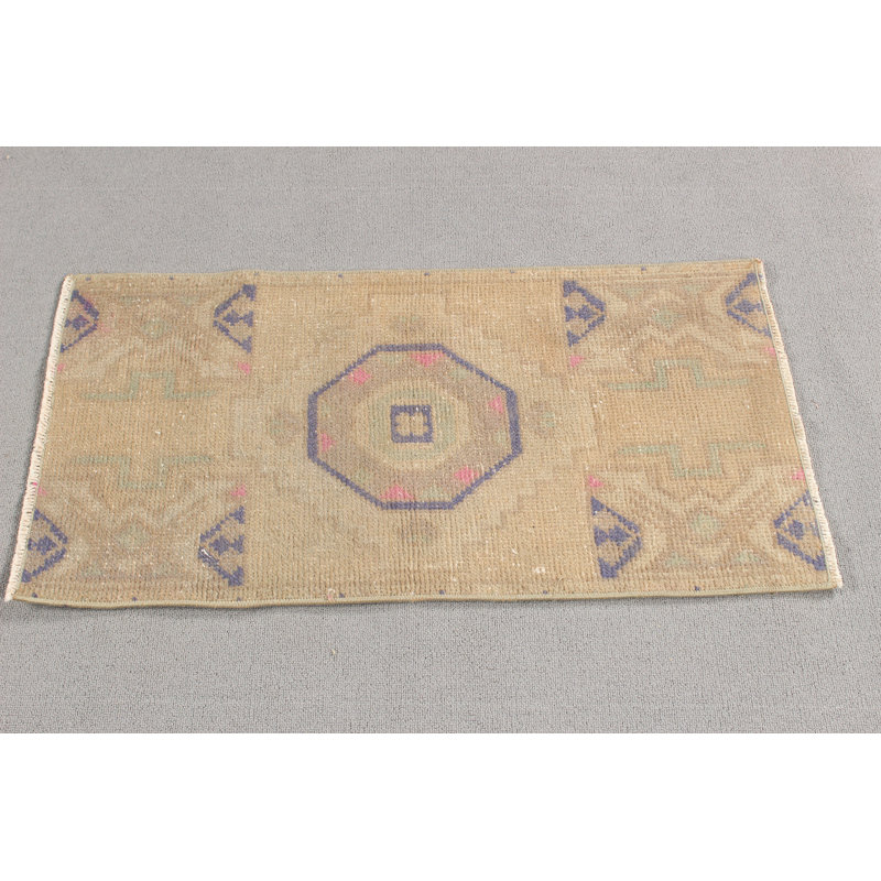 Petit tapis Oushak vert antique de Turquie idéal pour le vestibule dans un style rétro
