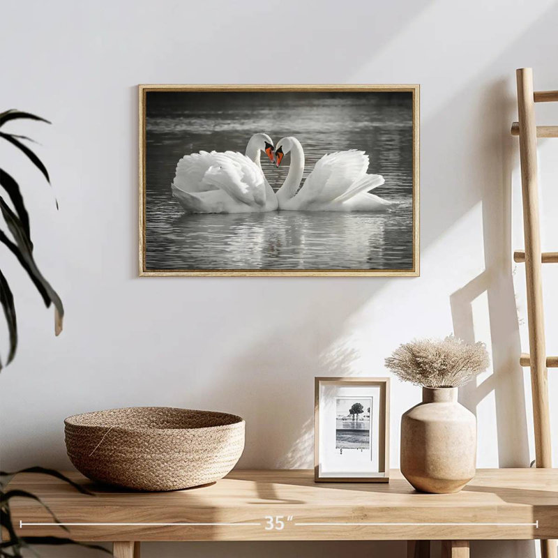 Couple de cygnes amoureux, 19 po x 13 po, Cadre flottant en bois naturel