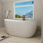 Baignoire autoportante ovale en acrylique de L 59 po x l 28 po avec double conception de bonde avec drain et trop-plein chromés, luxe inspiré du spa pour les salles de bain modernes-82625187