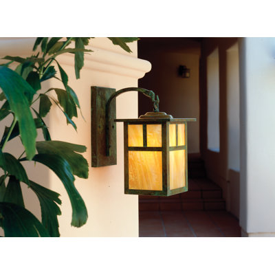 Hylan Wall Light