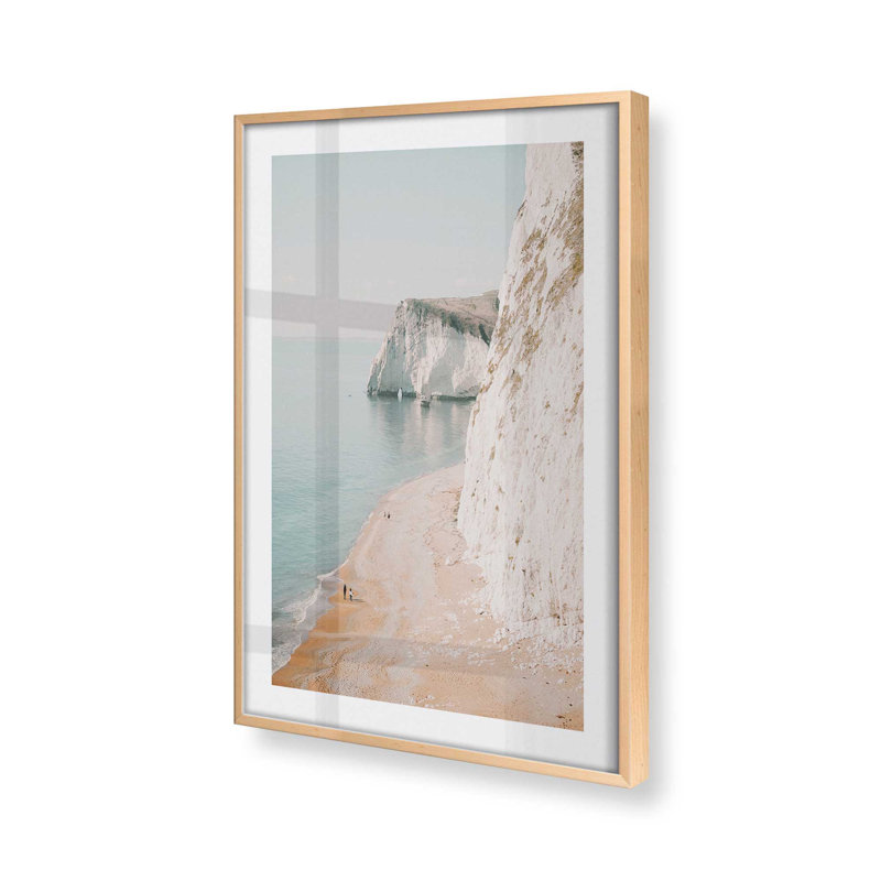 Imprimé Coastal Cliffside Walk, dans un cadre en zinc patiné, Érable brut encadré, H 15 po x l 12 po x P 1,25 po