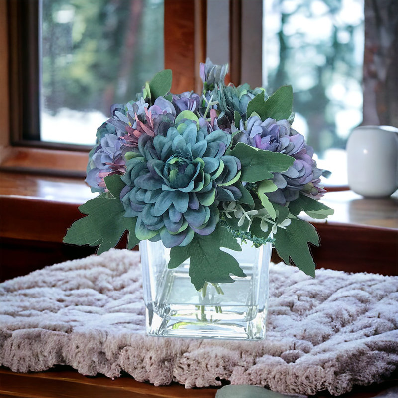Arrangement floral marguerite dans un vase, Bleu
