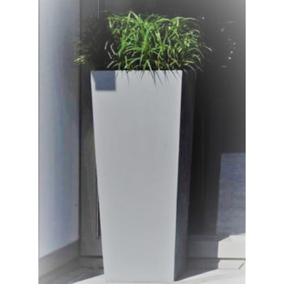Vrtanes Geo Fiberglass Cachepot