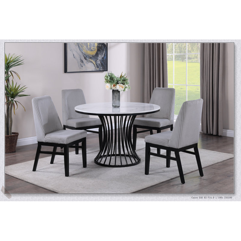 Ensemble de salle à manger 5 pièces avec table en faux marbre blanc, base en cage et chaises rembourrées gris clair pour une élégance moderne