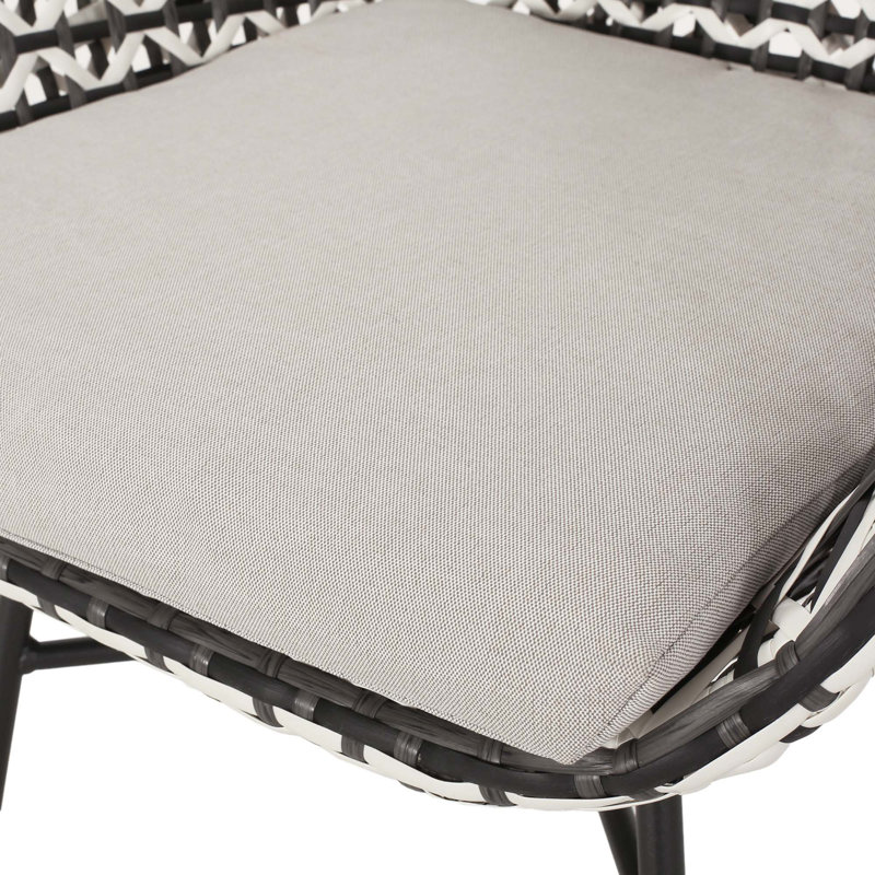 Élégante simplicité, chaise d'appoint de bon goût