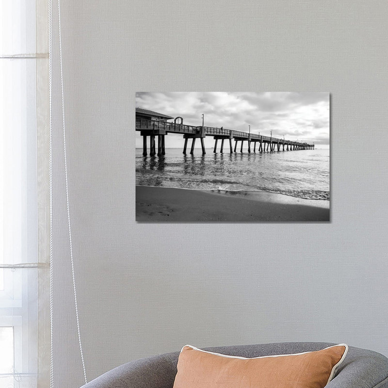 Moody White,Beach Pier,South Florida, 45.72 cm H x 66.04 cm W