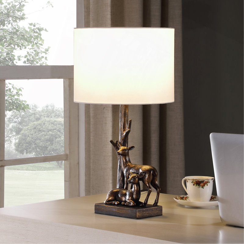 Lampe de table en polyrésine 19,75 po Capreolus