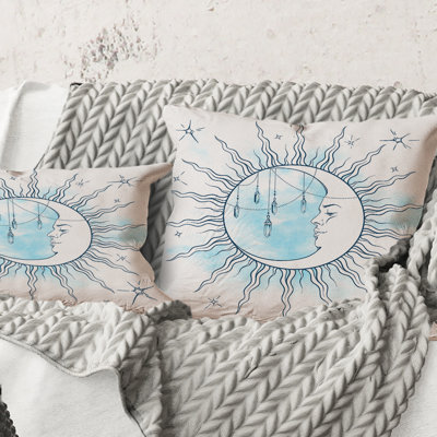 Carré, croissant de lune bleu avec pendentifs et étoiles de pierre de lune - coussin décoratif bohème et éclectique