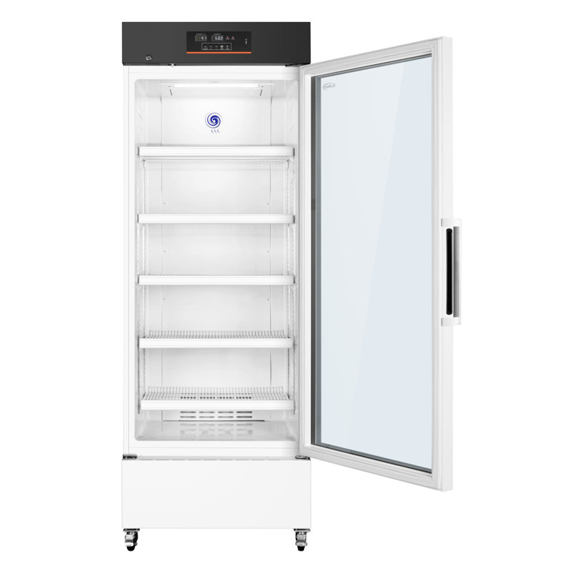 KoolMore 15 Cubic Feet Reach-In Refrigerator - 25.7''