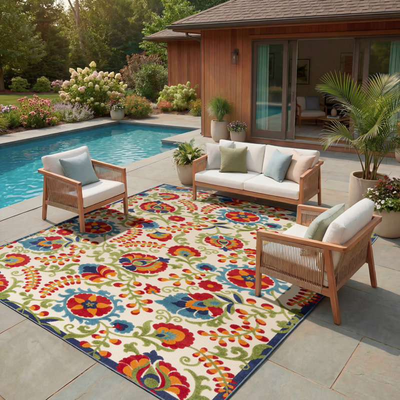 Tapis intérieur/extérieur Bernia floral ivoire/rouge/vert, Rectangle 7 pi 10 po x 10 pi 6 po