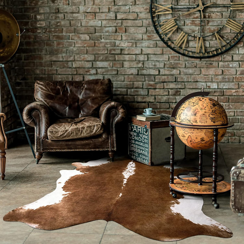 Tapis en simili cuir de vache à usage commercial avec envers antidérapant Novelty Christann, Nouveauté 6 pi 2 po x 7 pi