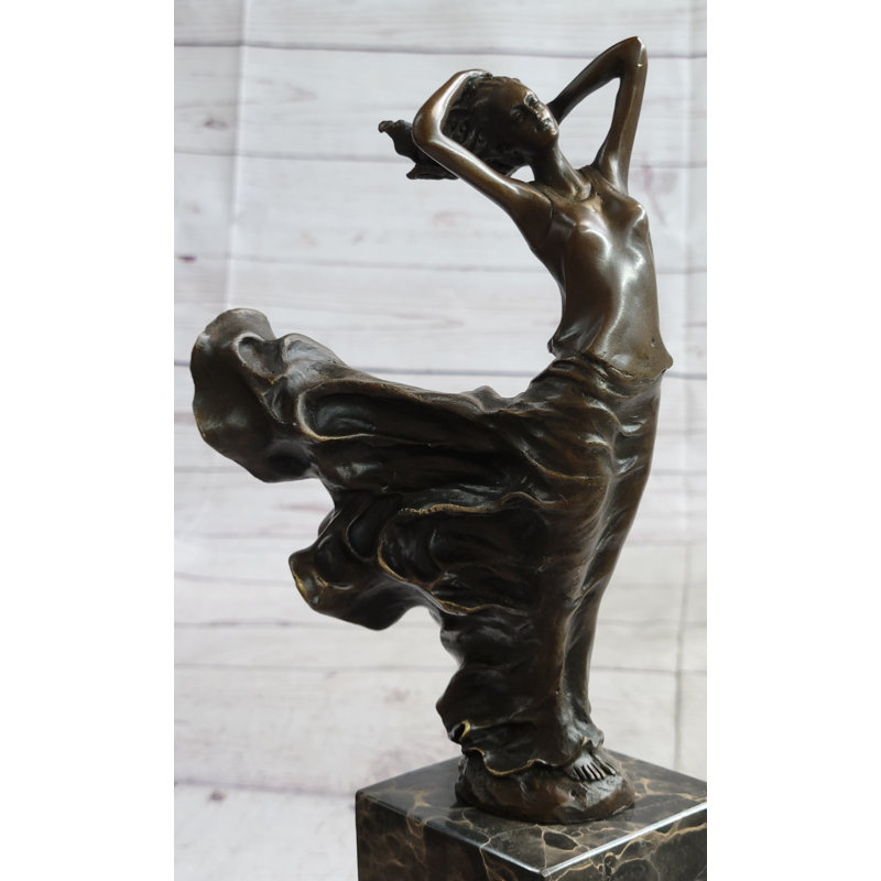 Sculpture femme Anzla