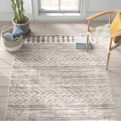 Shyann Machine Woven Oriental Grey Area Rug