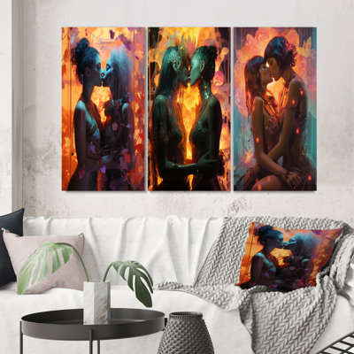 «Retro Portrait Of Lovers Kissing Passionately IV», 3 pièces sur toile
