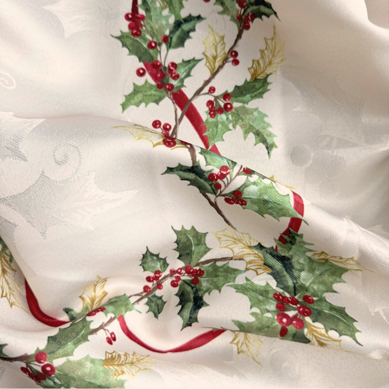 Villeroy & Boch Winter Bows & Garland Tablecloth, 84" L x 60" W