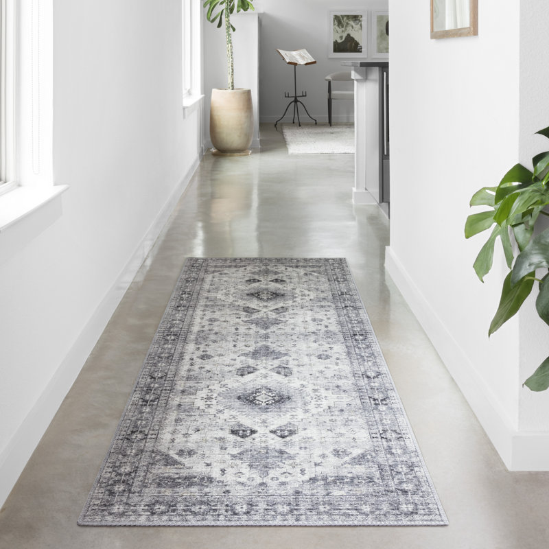 Gelo Oriental Indoor Rug, Runner 2'6" x 7'6"