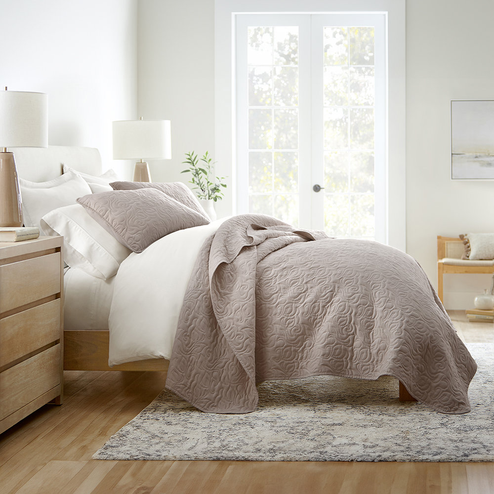 Becky Cameron Elegant Floral Stitching Quilt Set Becky Cameron