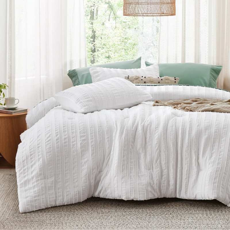 Bedsure Boho Tufted Comforter Set, Full Comforter + 2 Standard Pillowcases, Bright White