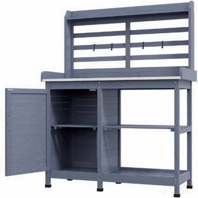 Easy To Clean Wooden Potting Bench