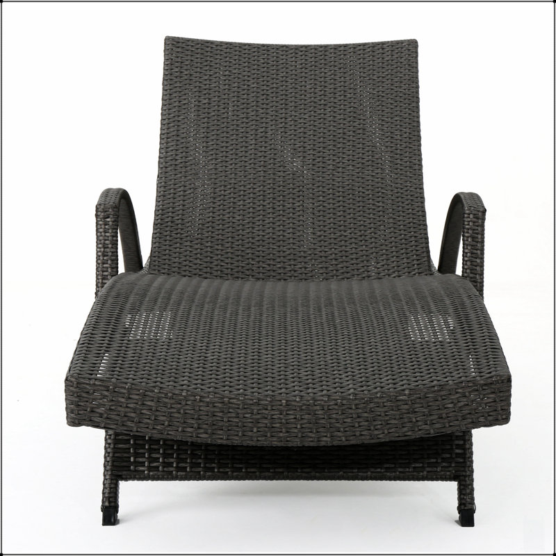 Chaise longue en osier avec accoudoirs SALEM PE, résistante aux intempéries et ergonomique, pour un confort et un style d'extérieur ultimes