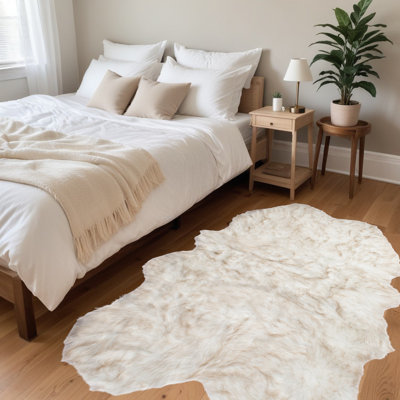 Leakes 4 X 6 Ombre Tan Faux Fur Washable Non Skid Area Rug