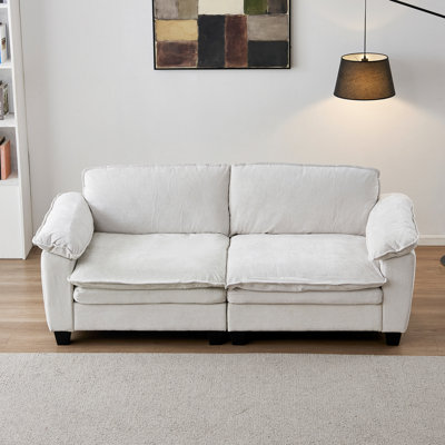 Grand canapé luxueux de luxe avec revêtement en chenille doux pour des salons spacieux et un confort ultime.