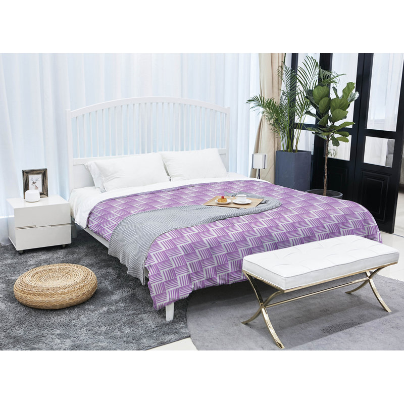 Édredon réversible en microfibre Dana Strider, Édredon très grand, Violet / rayé blanc cassé
