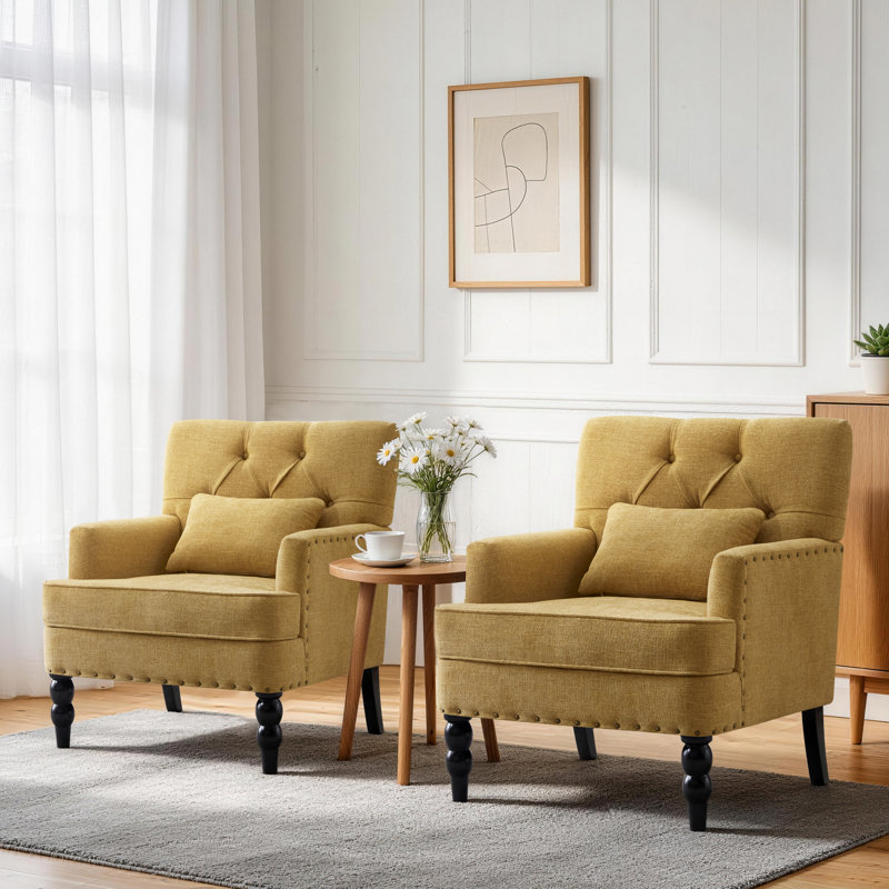 Fauteuil capitonné en polyester H 29 po avec garniture cloutée et coussin HIMO, Mélange de polyester jaune