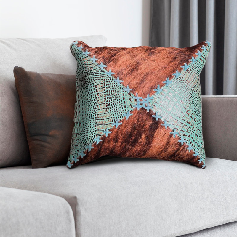 Housse de coussin en cuir de vache et en cuir avec coutures décoratives, Brun / noir / turquoise