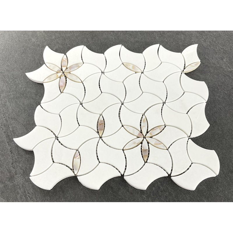 Carrelage mosaïque en marbre blanc à jets d'eau Blossom Thassos, Blanc et beige