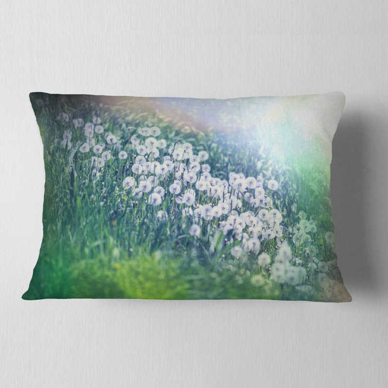 Coussin lombaire avec peu de fleurs mountain plain