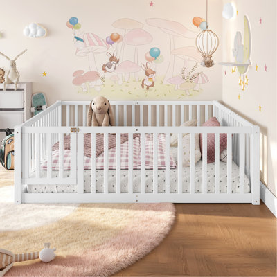 Lit double avec barrière de sécurité et porte pour enfants