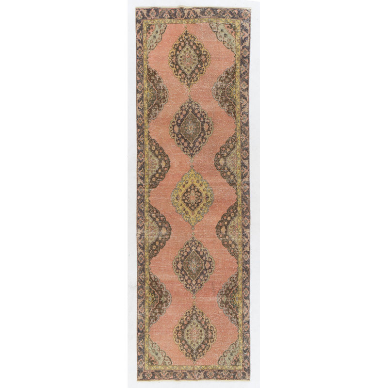 Tapis de couloir turc unique en son genre, circa 1950. Tapis en laine fait à la main pour un décor de couloir