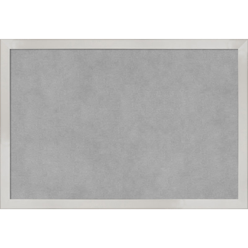Tableau magnétique à cadre argenté Svelte, 13" H x 19" W